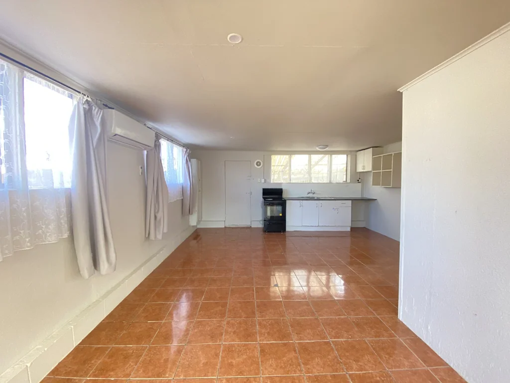 Two bedrooms flat in Massey