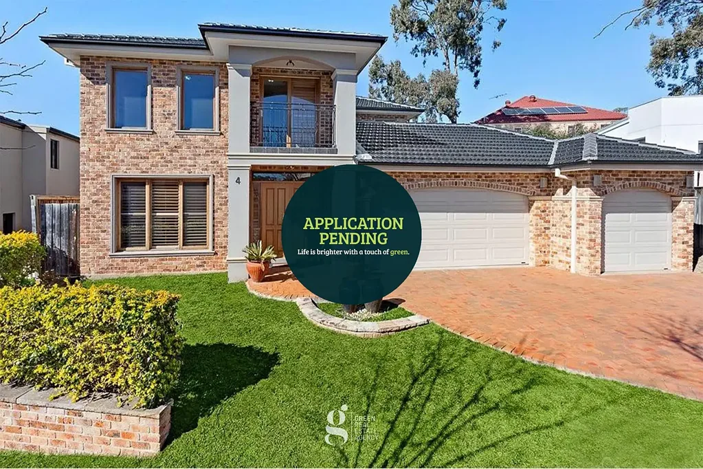 Sophisticated Family Home in a Tranquil Cul-de-Sac with Modern Living Spaces!
