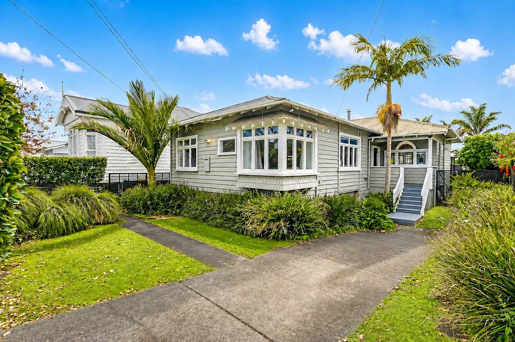 Mount Eden 3Kwarto Timeless Character on 716sqm in a Quiet Cul-de-Sac