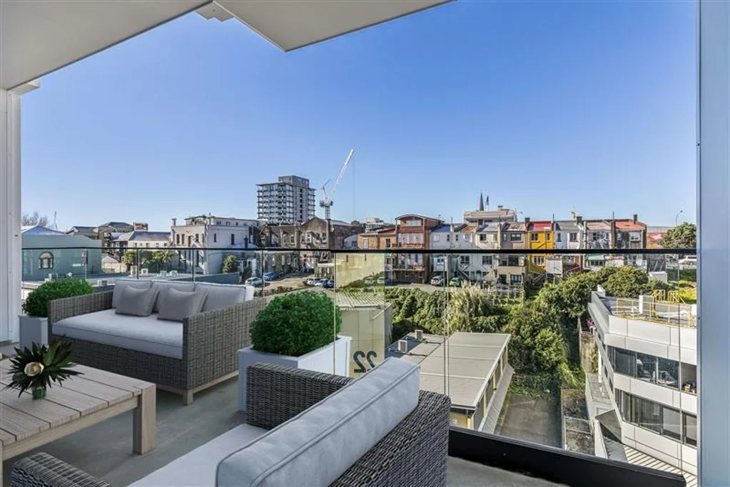 Fully furnished stylish two bed