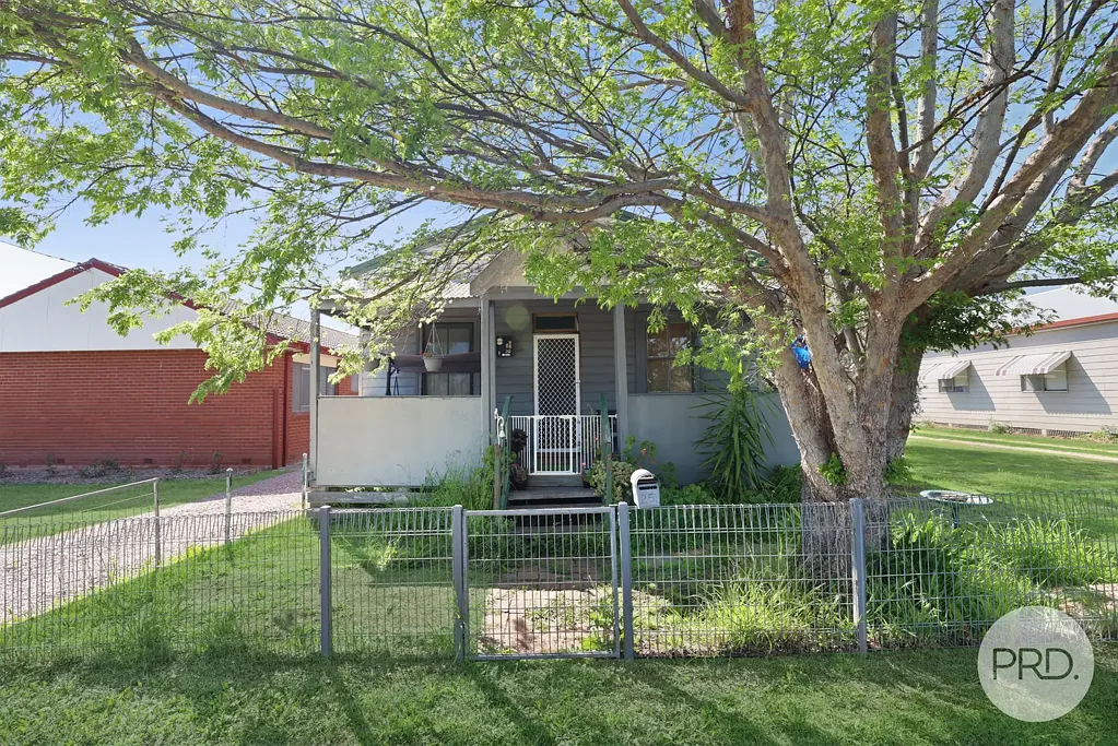 Werris Creek 2Kwarto Charming 2-Bedroom Cottage with Huge Potential in Werris Creek, NSW