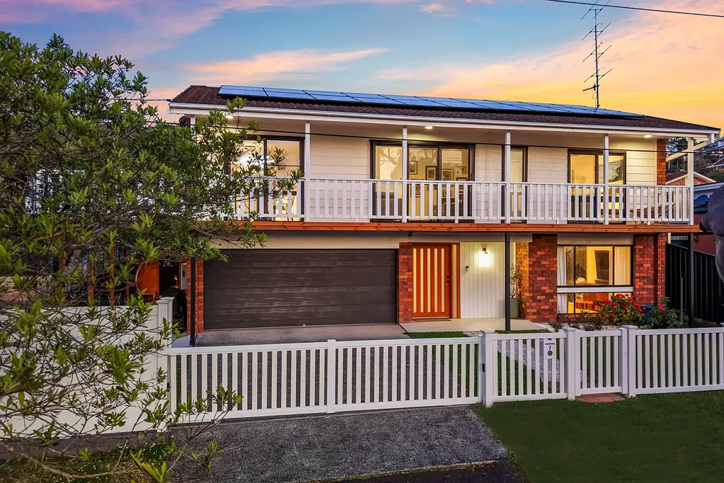 Forresters Beach 3ਬੈੱਡਰੂਮ A Refined Beachside Retreat Reimagined for Modern Living
