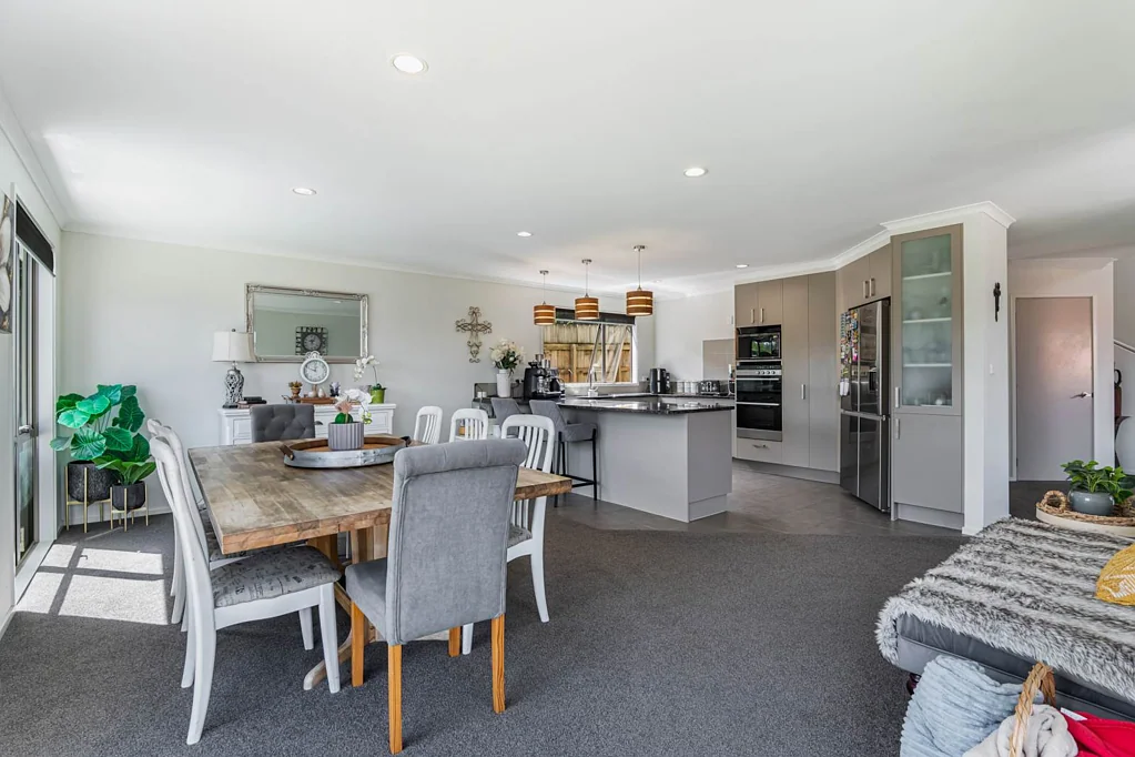 Red Beach 6chambre Spacious, Stylish, and Designed for Living