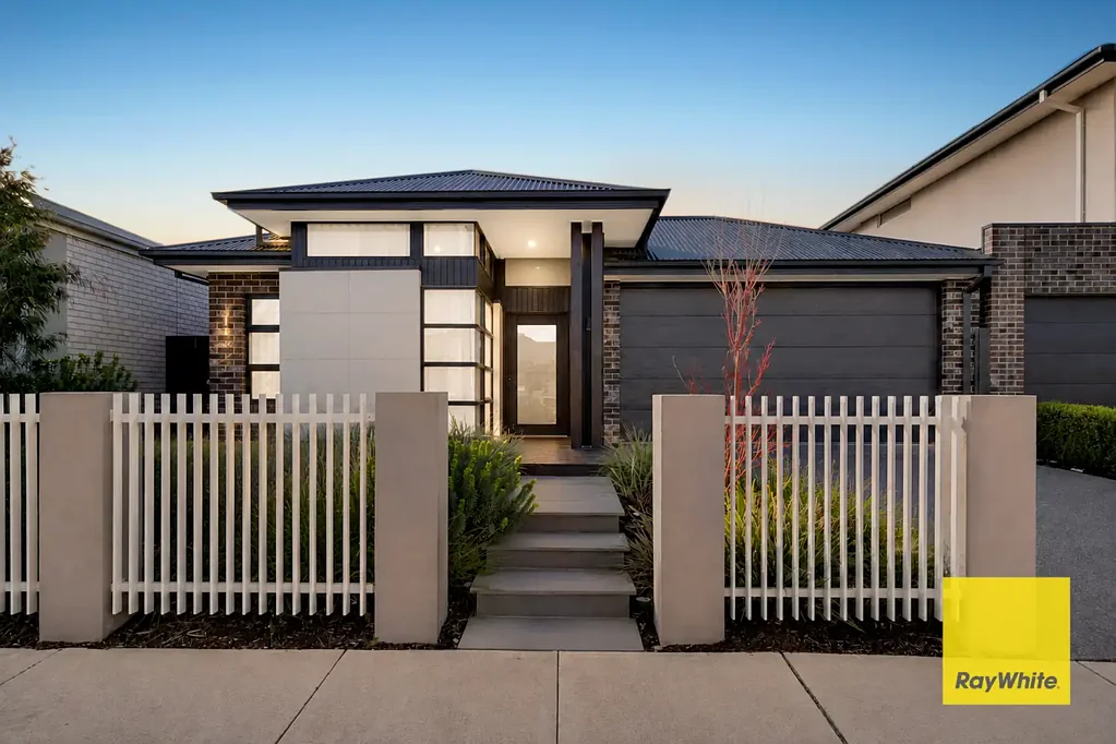 Tarneit 4कमरा 4 BEDROOM EX DISPLAY HOME IN ALAMORA ESTATE!!