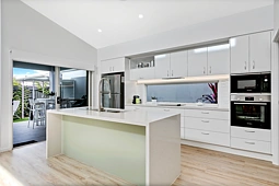 80/25 Banya Avenue, Nirimba