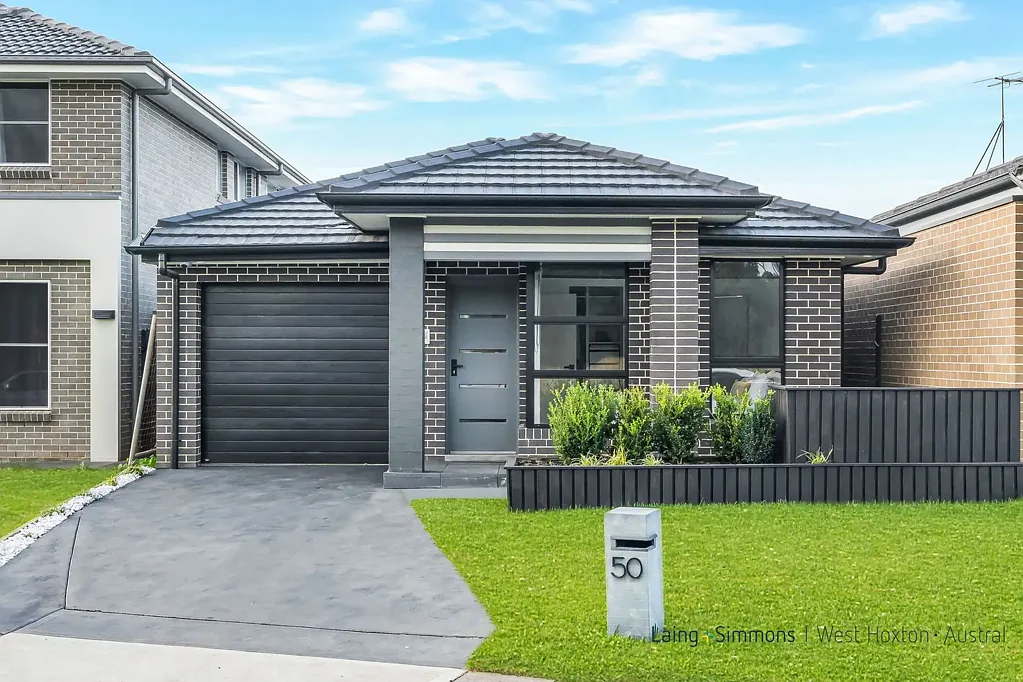 IMPECCABLY KEPT 3 BEDROOM FAMILY HOME WITH SPACIOUS PERGOLA!