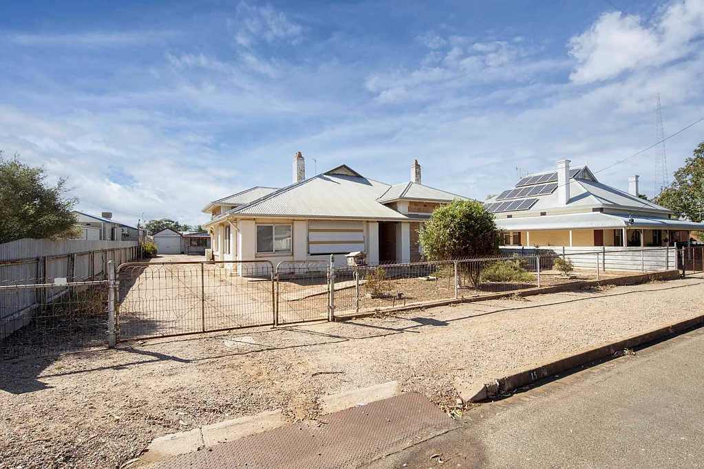 Gladstone 3બેડરૂમ Charming Stone Cottage – Character & Potential