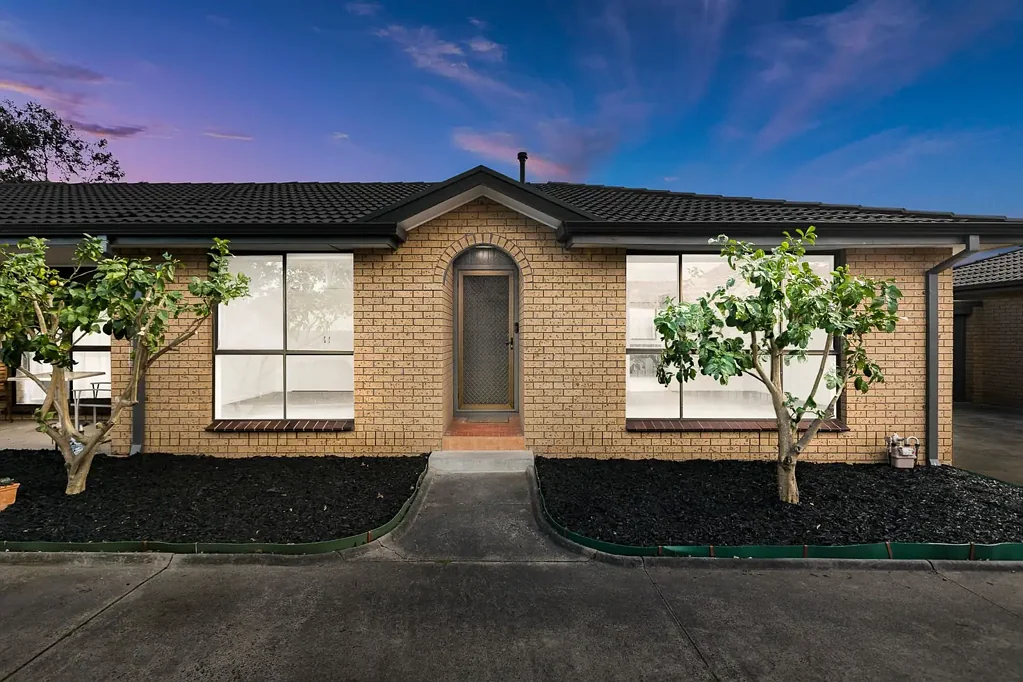 Dandenong 2 Slaapkamer The Brief: Modern Villa Living with Spacious Outdoor Retreat