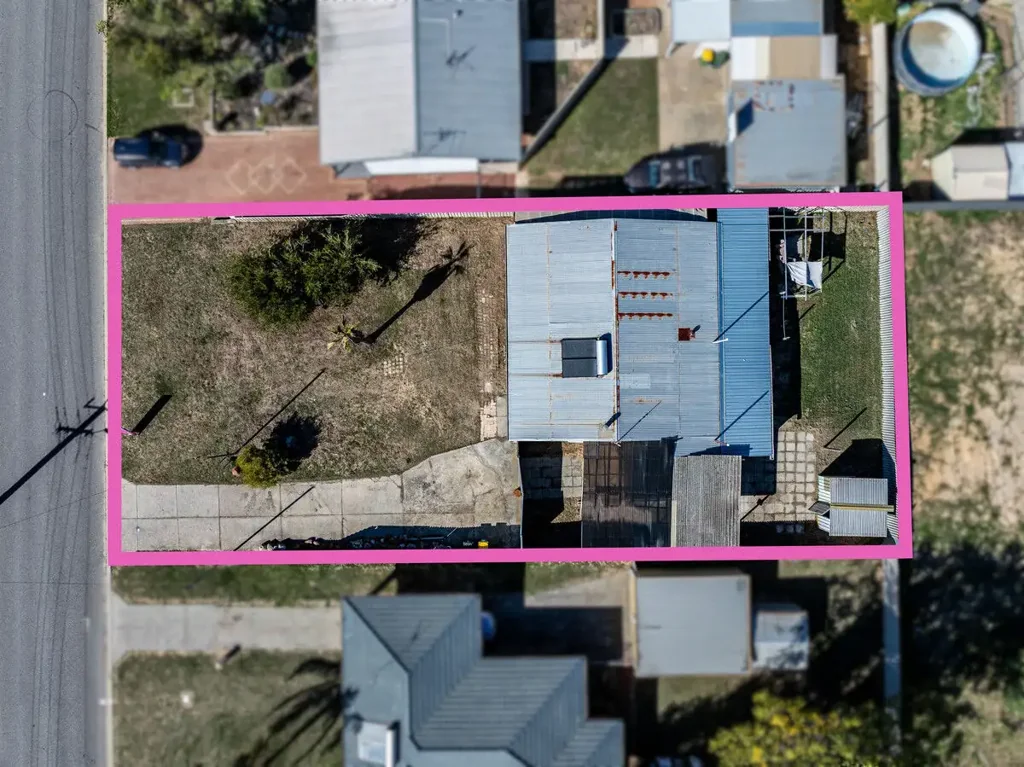 Mandurah 3ห้องนอน Leased Home on a Huge 809sqm - Potential Subdivision Opportunity Block