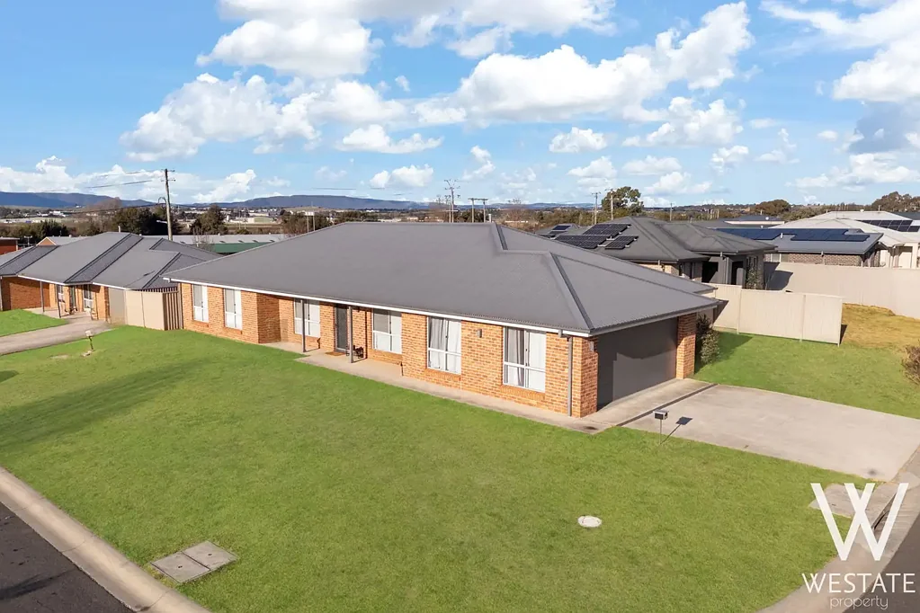 Bathurst 4房  EFFORTLESS LIVING, OUTSTANDING INVESTMENT POTENTIAL