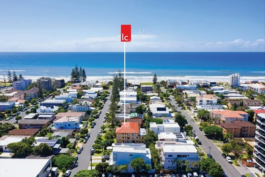 Renovated Apartment | Beachside Living Just 250m from Mermaid Beach