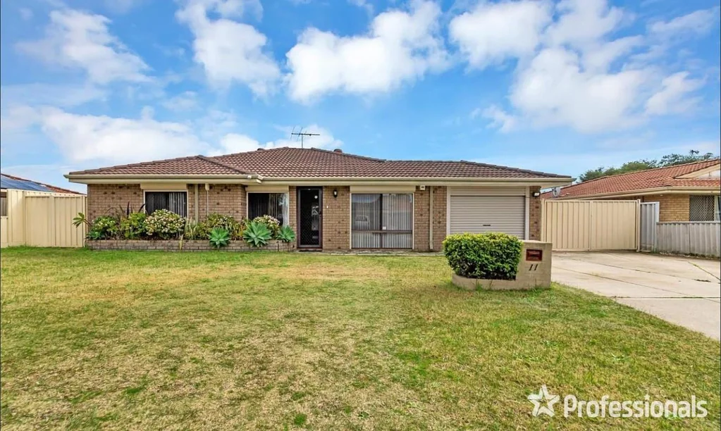 Waikiki 3 Bedroom UNDER OFFER BY DI PADFIELD!