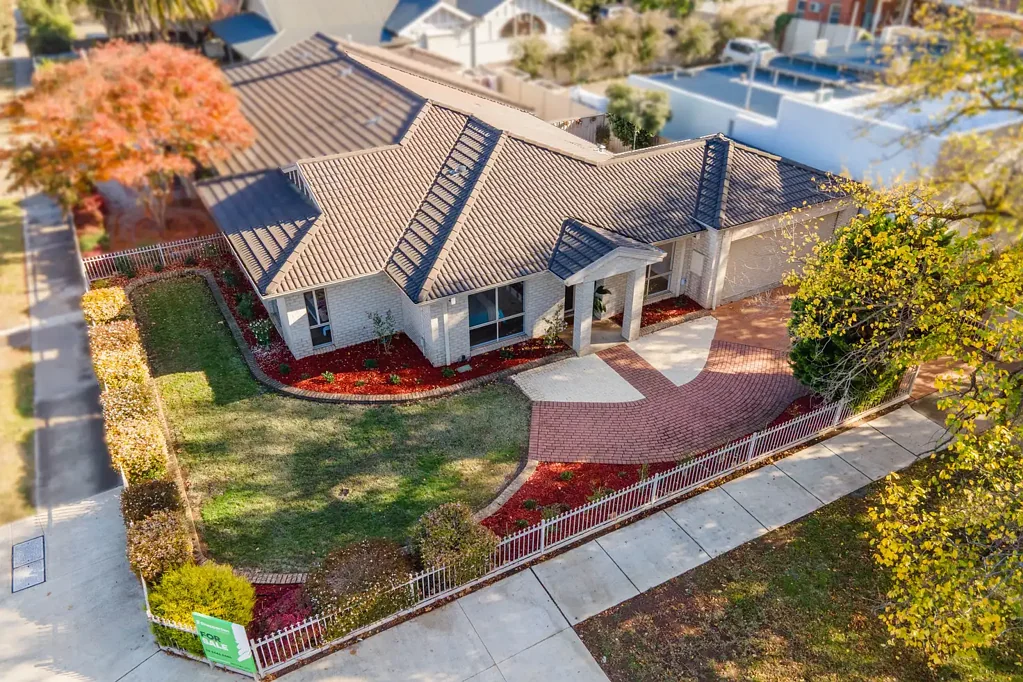 Shepparton 3房  Exceptional town living at its best!