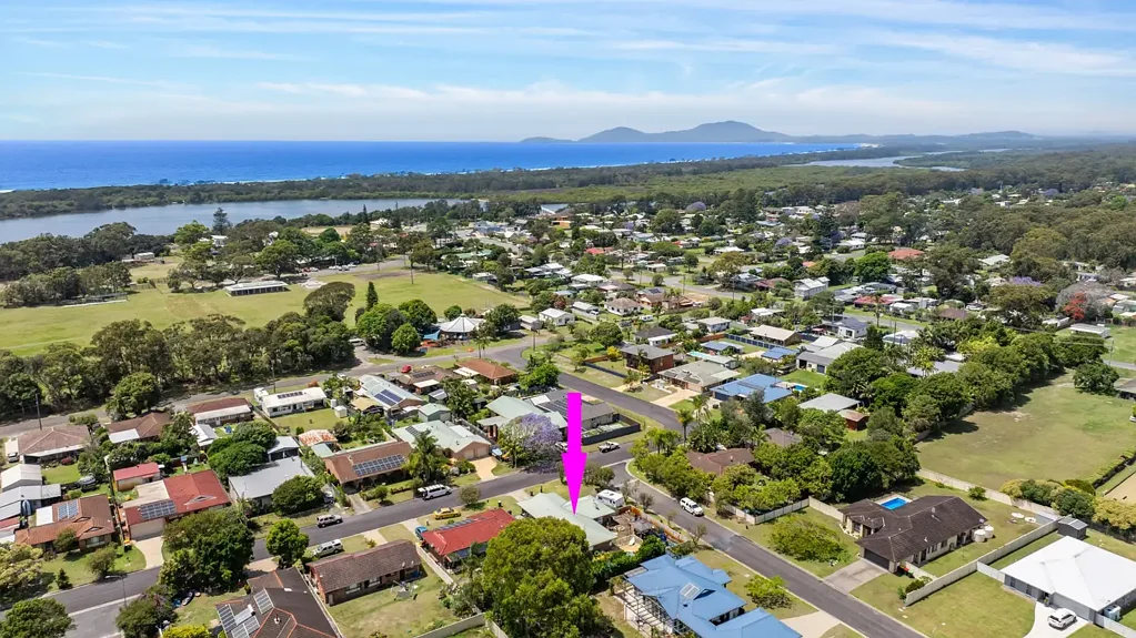 Stuarts Point 3 Bedroom COASTAL FAMILY HOME WITH A POOL