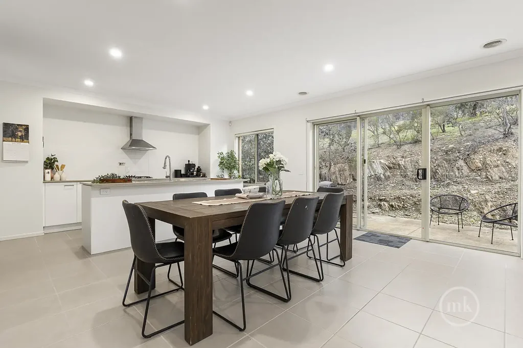 Diamond Creek 5房 优越地段的非凡风格住宅 Exceptional style in a lifestyle locale