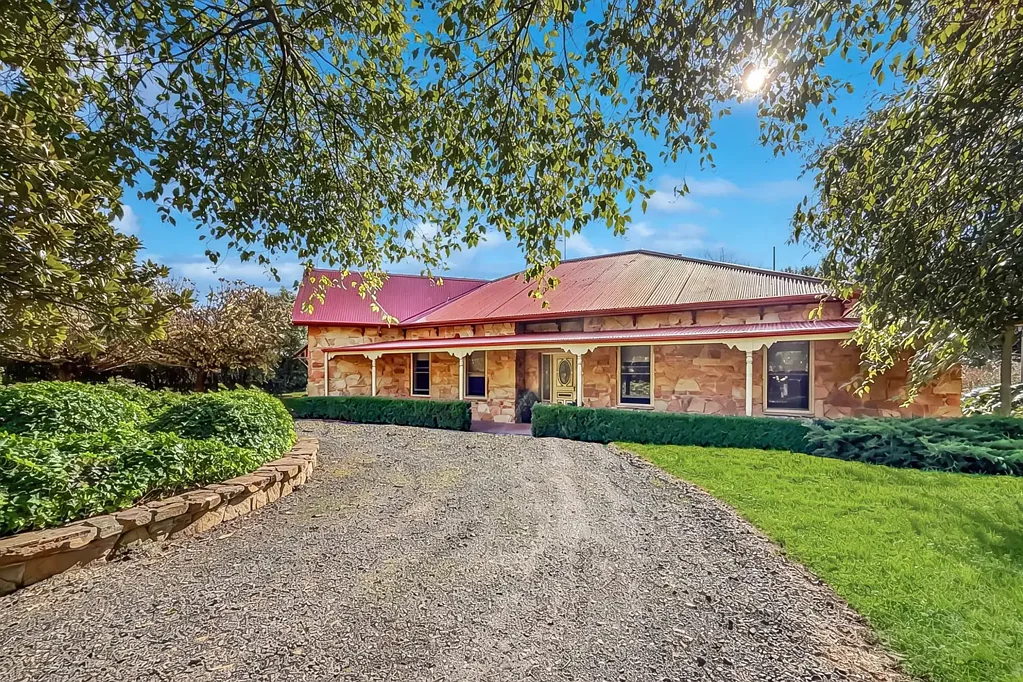 Neerim South 5房  Private Acreage Property with Magnificent Views