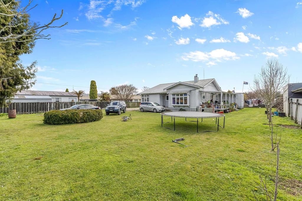 Otorohanga 3બેડરૂમ Character Home with Potential in Otorohanga