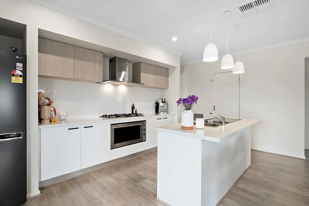 Donnybrook 4房  Stylish Family Living on a Quiet Corner in Olivine Estate