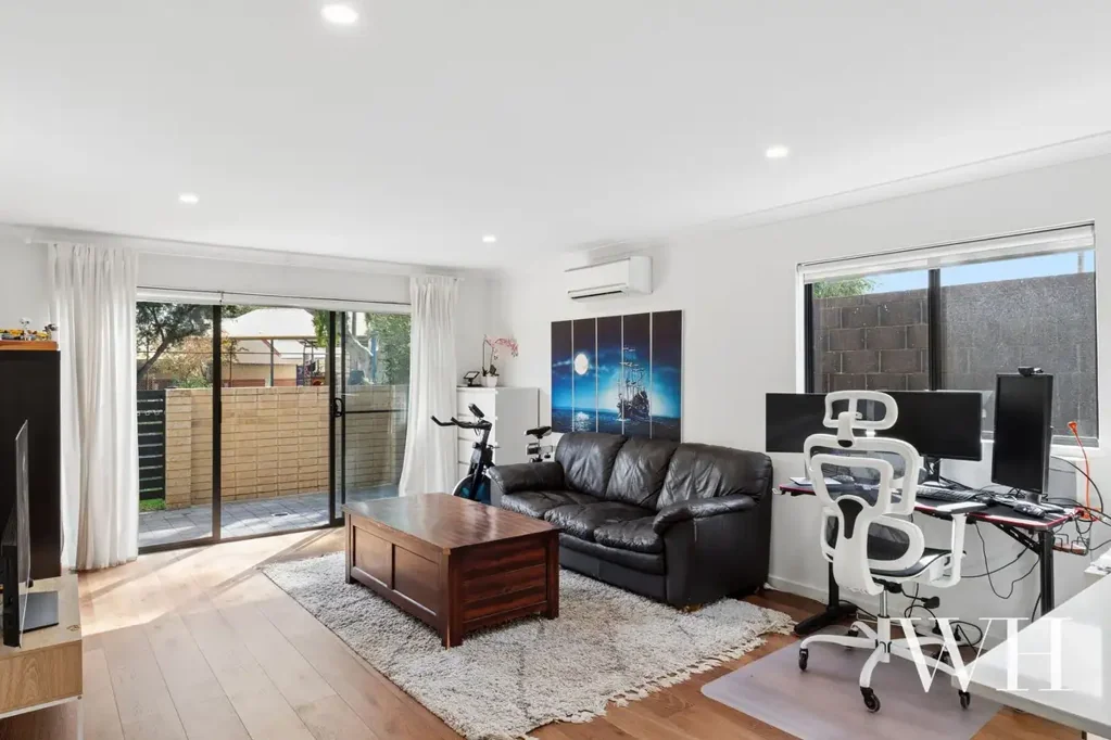 Cloverdale 1ห้องนอน The Perfect Balance of Convenience and Connectivity