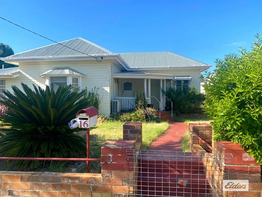 16 Constance Street, Miles, QLD 4415