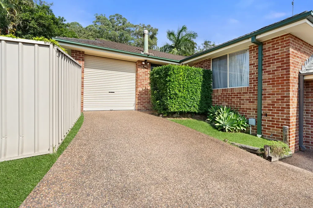 2/102 Coolawin Circle, Narara, NSW 2250