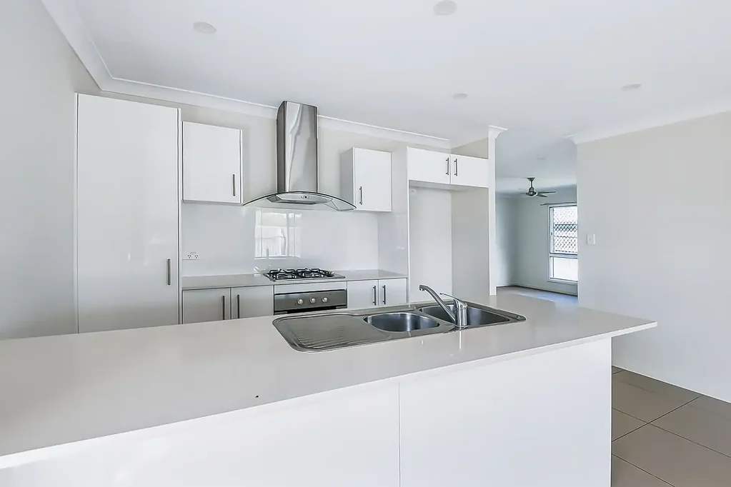Ormeau 4房  Low Maintenance and Excellent Central Location!