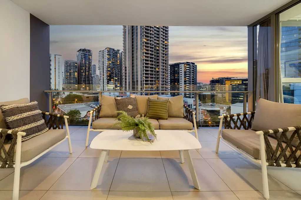 South Brisbane 2침실 Elevated East-Facing Living with City Views in Canvas Apartments!