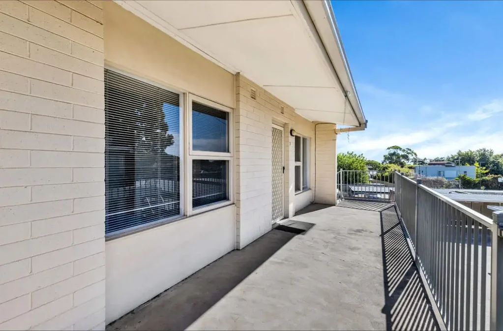 Modern & Convenient Living in Prime Glenside Location