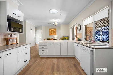 Iba Pa - 176 Parkview Crescent, Cornubia, QLD 4130
