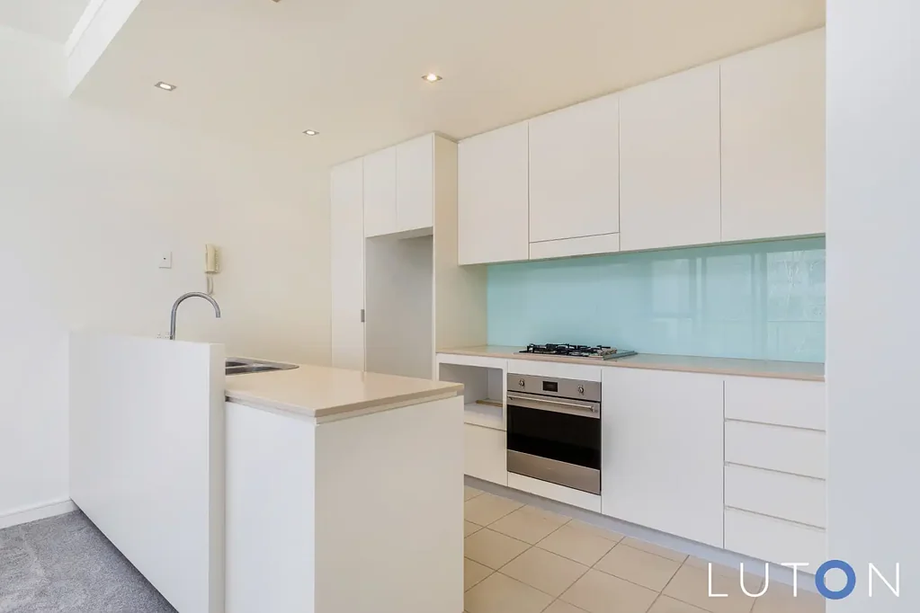 1st Floor Apartment in Kingston