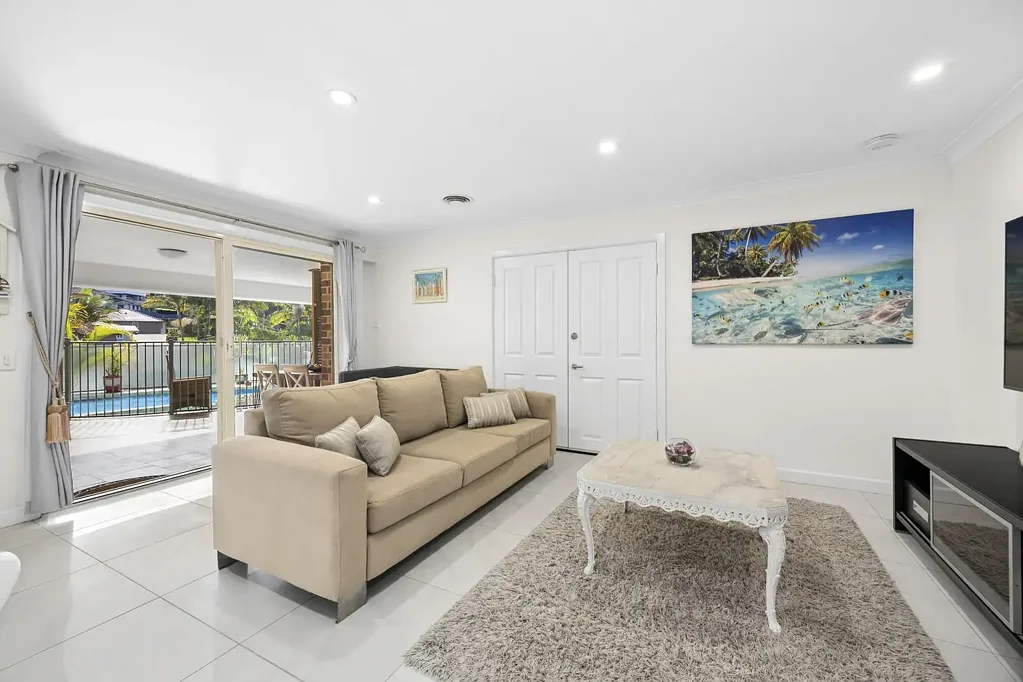 Fully Furnished Large One Bedroom Retreat with Coastal Vibe