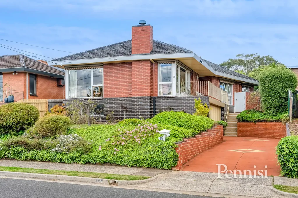 35 Lamart Street, Strathmore, VIC 3041