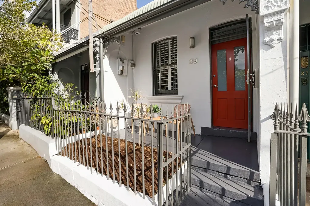 Camperdown 2Kwarto Charming c1900 terrace with outdoor flow