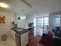 213/99 Whiteman St, Southbank
