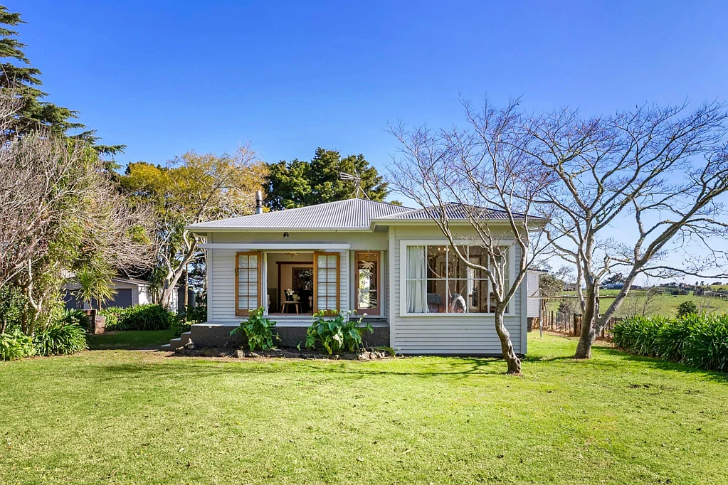 Waiau Pa 3Habitaciones CHARISMATIC HOME + GARAGES, HUGE SHED, & STABLES