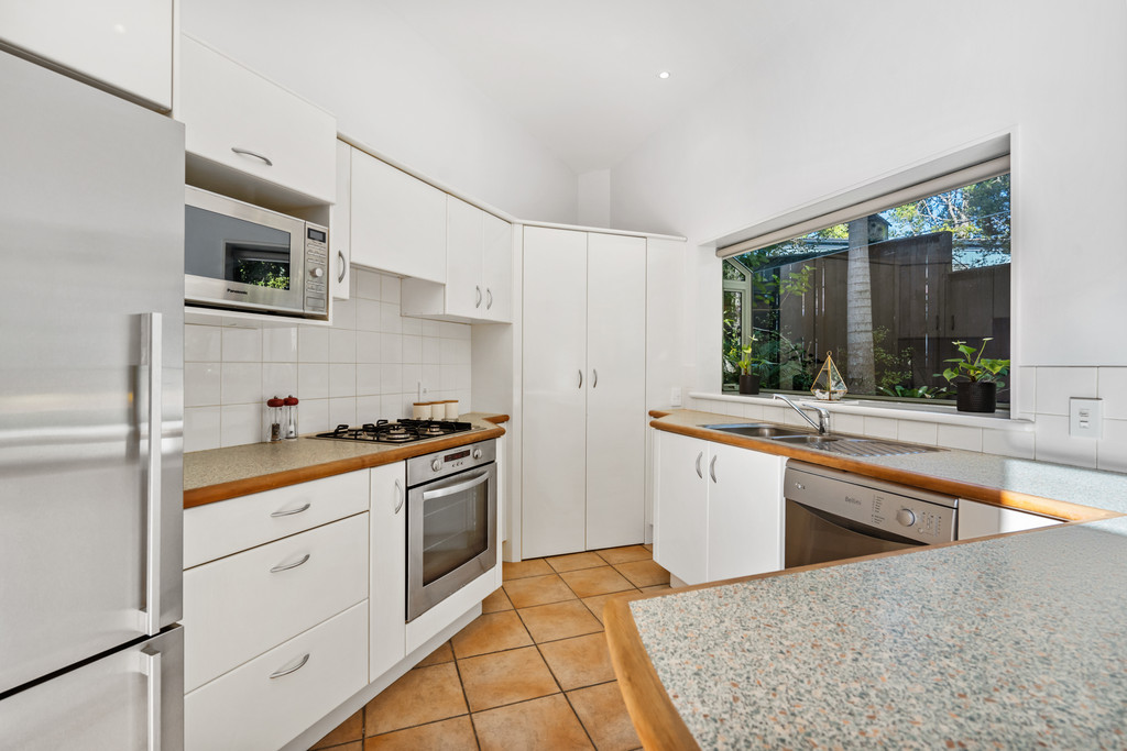 188 Cliff View Drive, Green Bay, Auckland - Waitakere, 3 chambres, 2 salles de bain