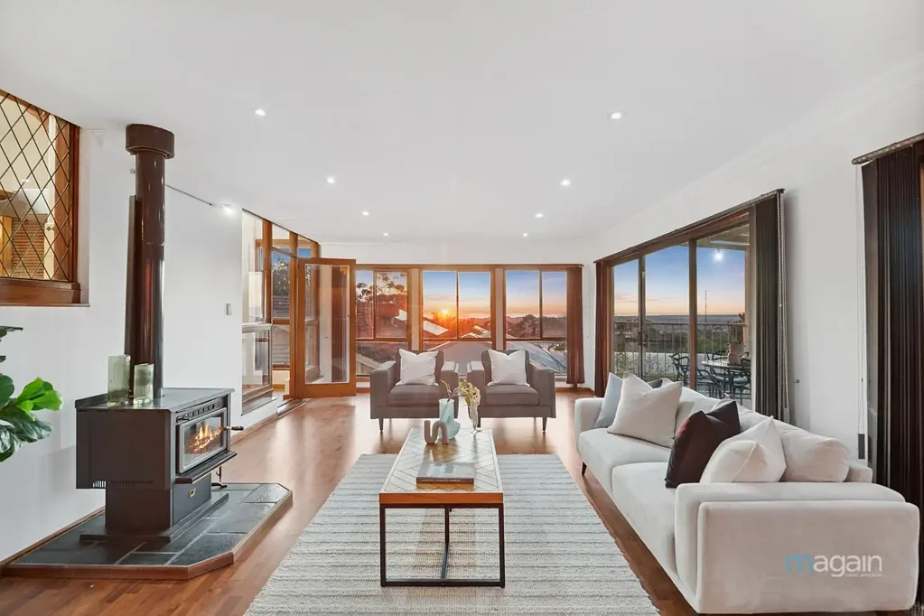 18 Yurilla Drive, Bellevue Heights, SA 5050