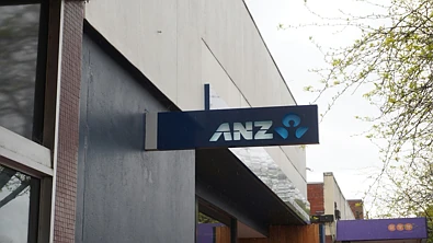 ANZ：中东危机下，新西兰人正疯抢这类房贷，新能源车搜索量激增！