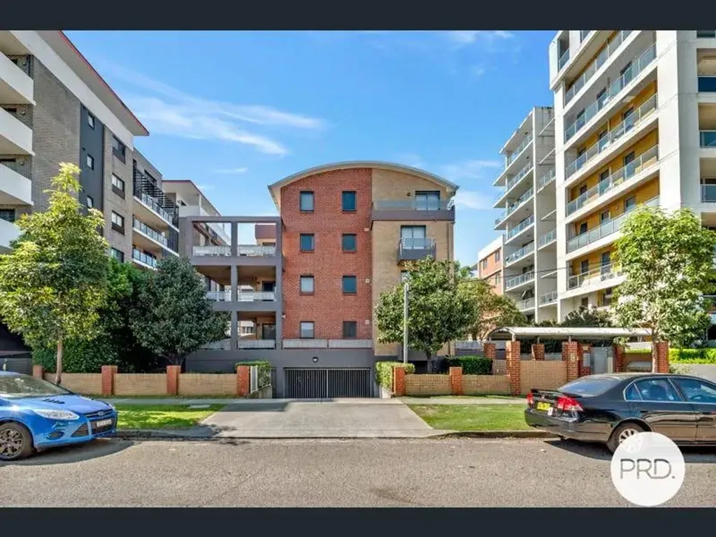 Spacious 2-bedroom unit in Liverpool!