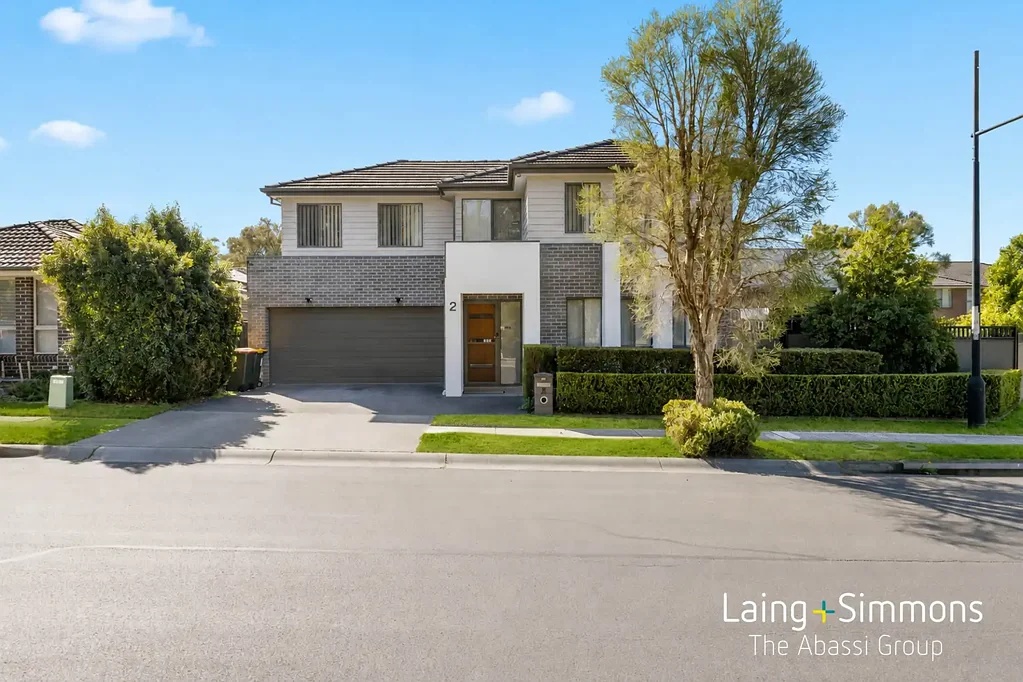 Ropes Crossing 4 Bedroom Double Storey Living in One of Ropes Crossing’s Best Spots