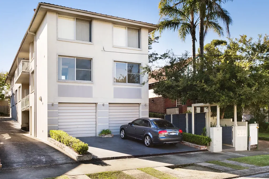Modern two-bedroom with rare double parking