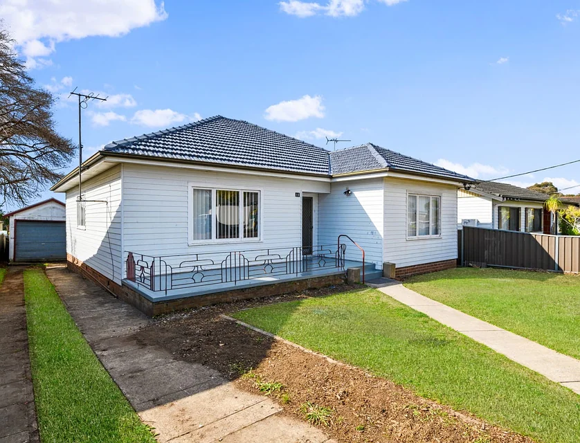 11 & 11A Morris Street, St Marys, Outer Western Sydney, 8 Kuwarto, 3 Banyo, House