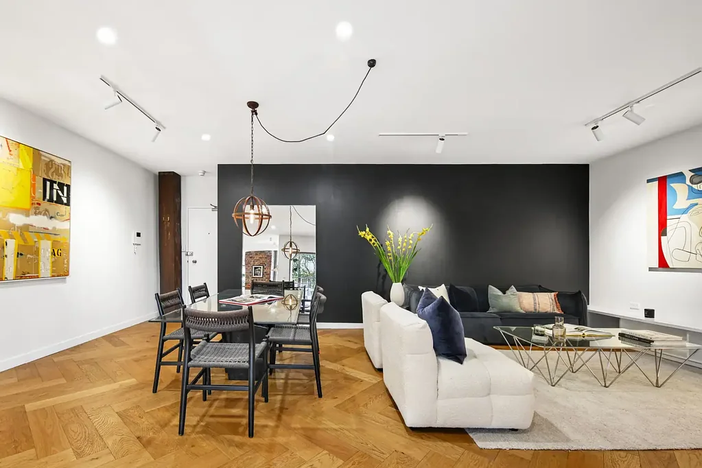 Chippendale 3ਬੈੱਡਰੂਮ Warehouse cool with a moody designer edge