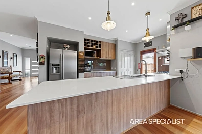 ਰਸੋਈ - 35 MACKELLAR ST, PAKENHAM VIC 3810