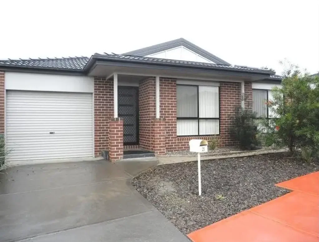 MODERN 2 BEDROOM UNIT!!!