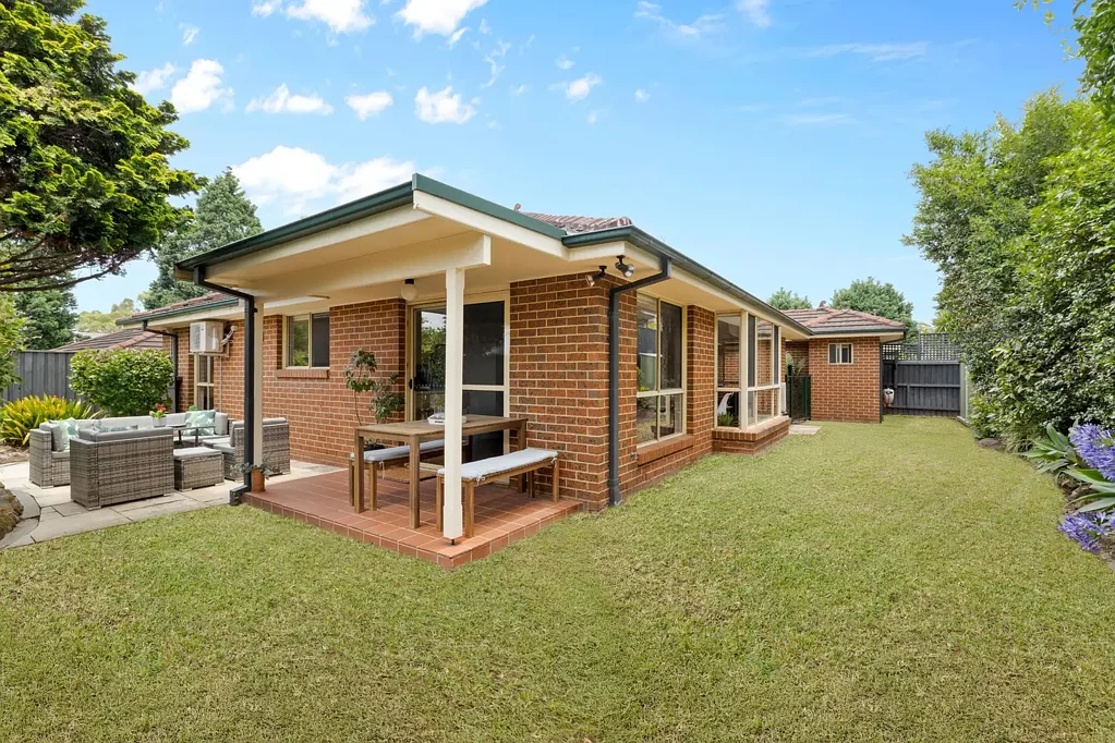 Epping 3 Slaapkamer Enticing full brick family villa of outstanding space and privacy
