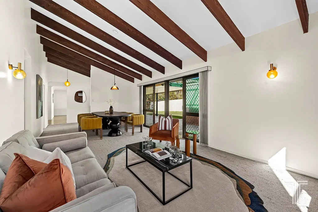 4 Lochleven Street, Carindale, QLD 4152