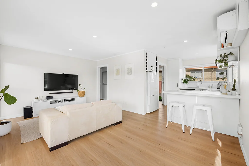 1/1 Dalwhinnie Parade, Highland Park, Manukau City, Auckland