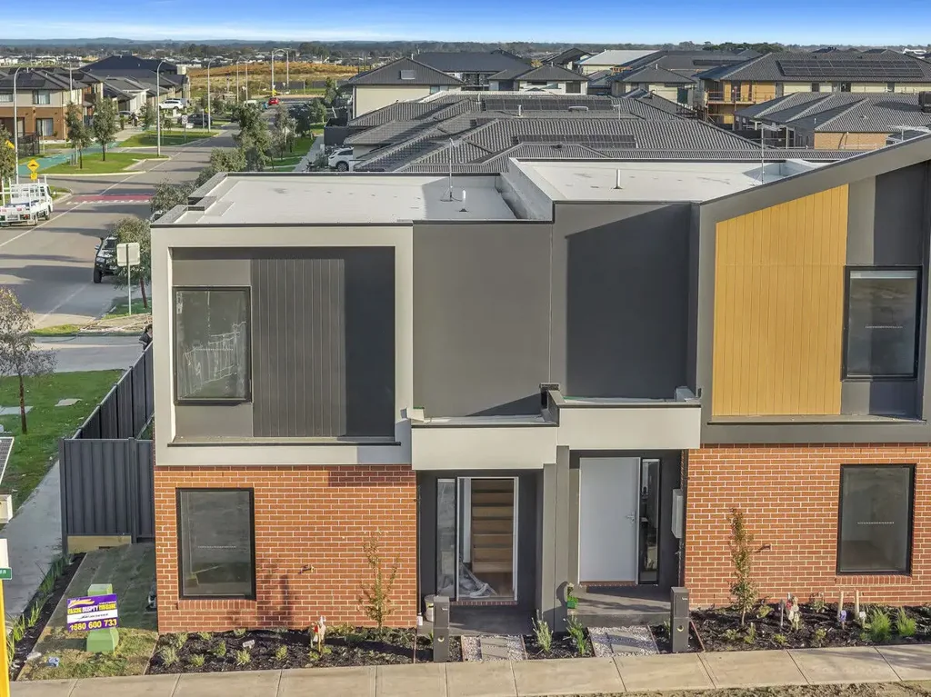 Modern Living in Clyde North