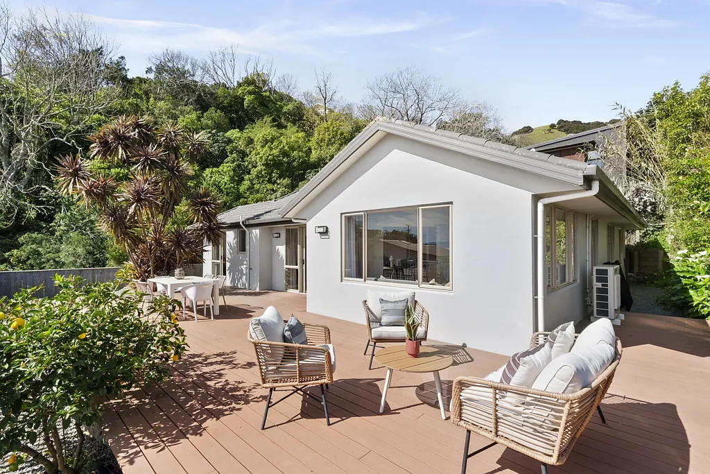 Marybank 3 Bedroom A Sunny Retreat with Sea Views